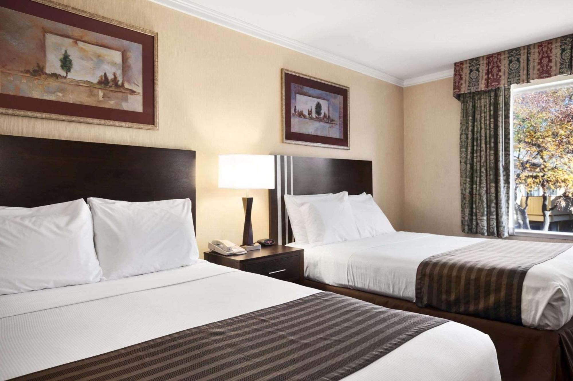 Days Inn By Wyndham Concord Bagian luar foto
