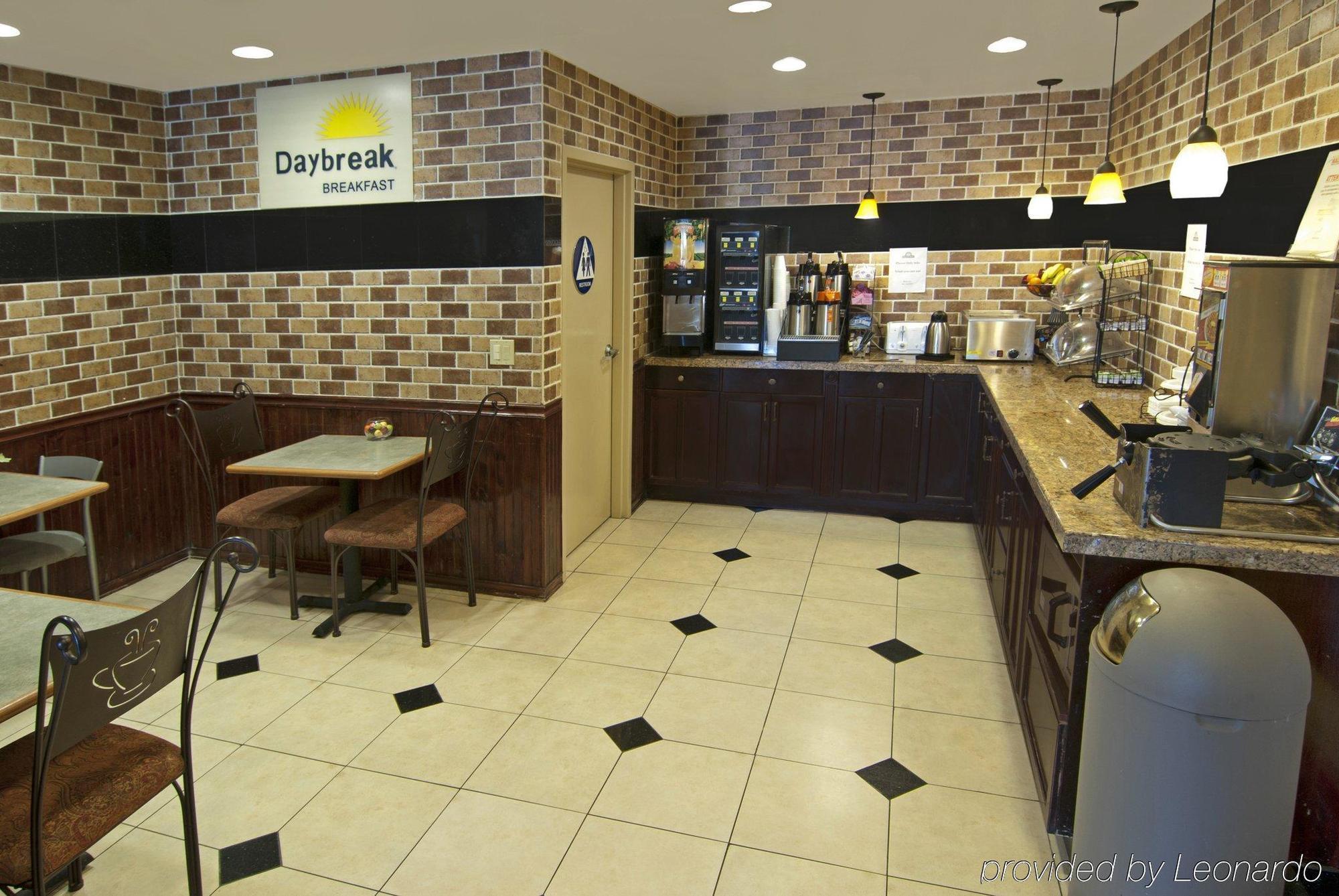 Days Inn By Wyndham Concord Bagian luar foto