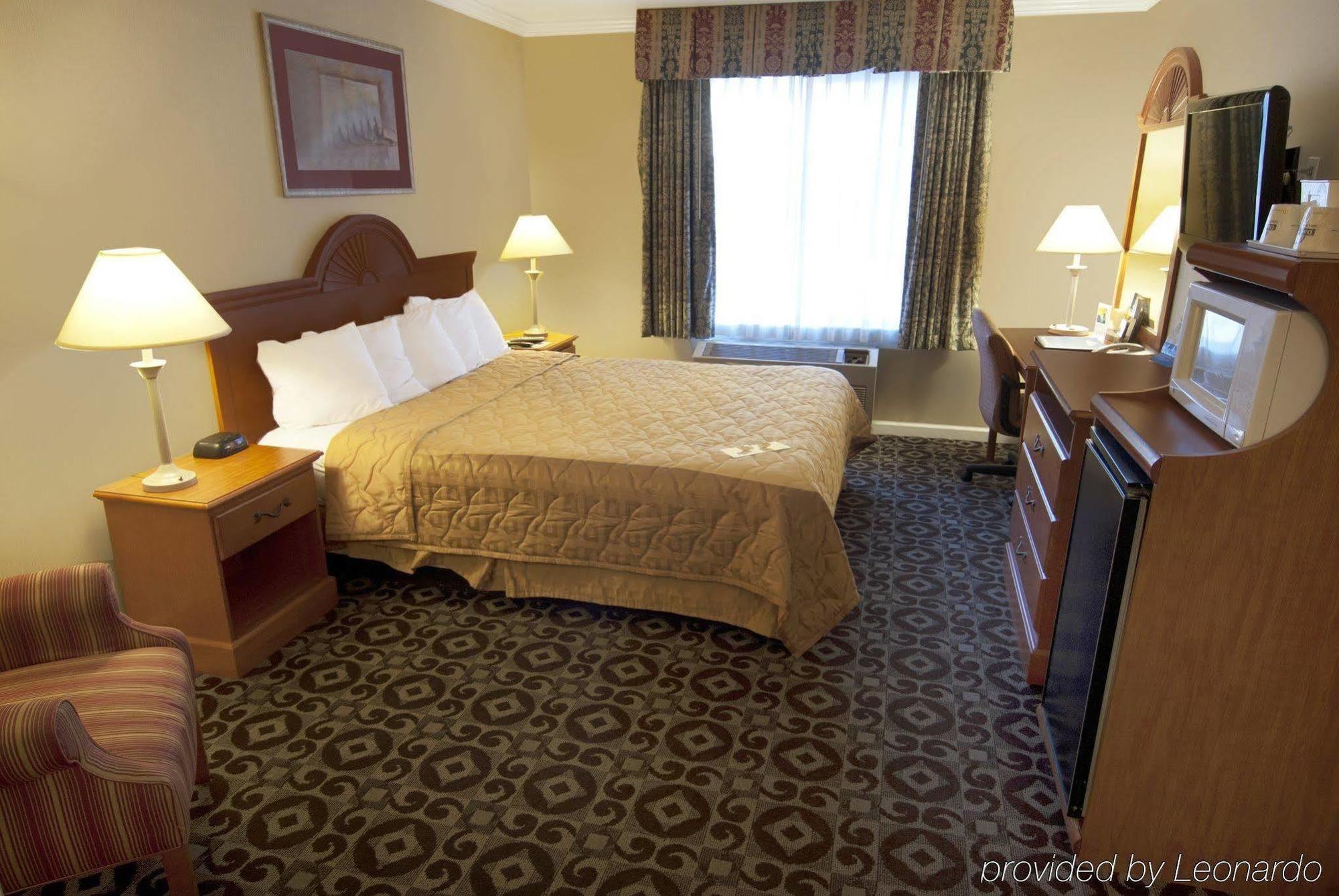 Days Inn By Wyndham Concord Bagian luar foto