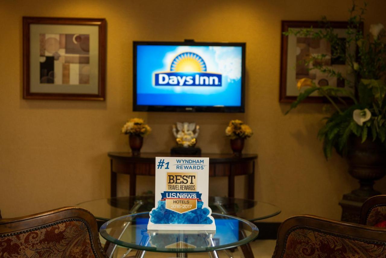 Days Inn By Wyndham Concord Bagian luar foto